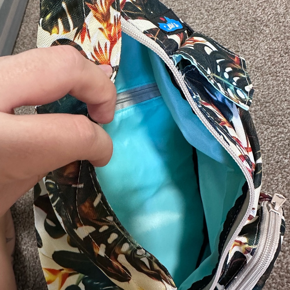 Kavu Multicolor Leaf Pattern Sling Bag - Picture 3 of 4